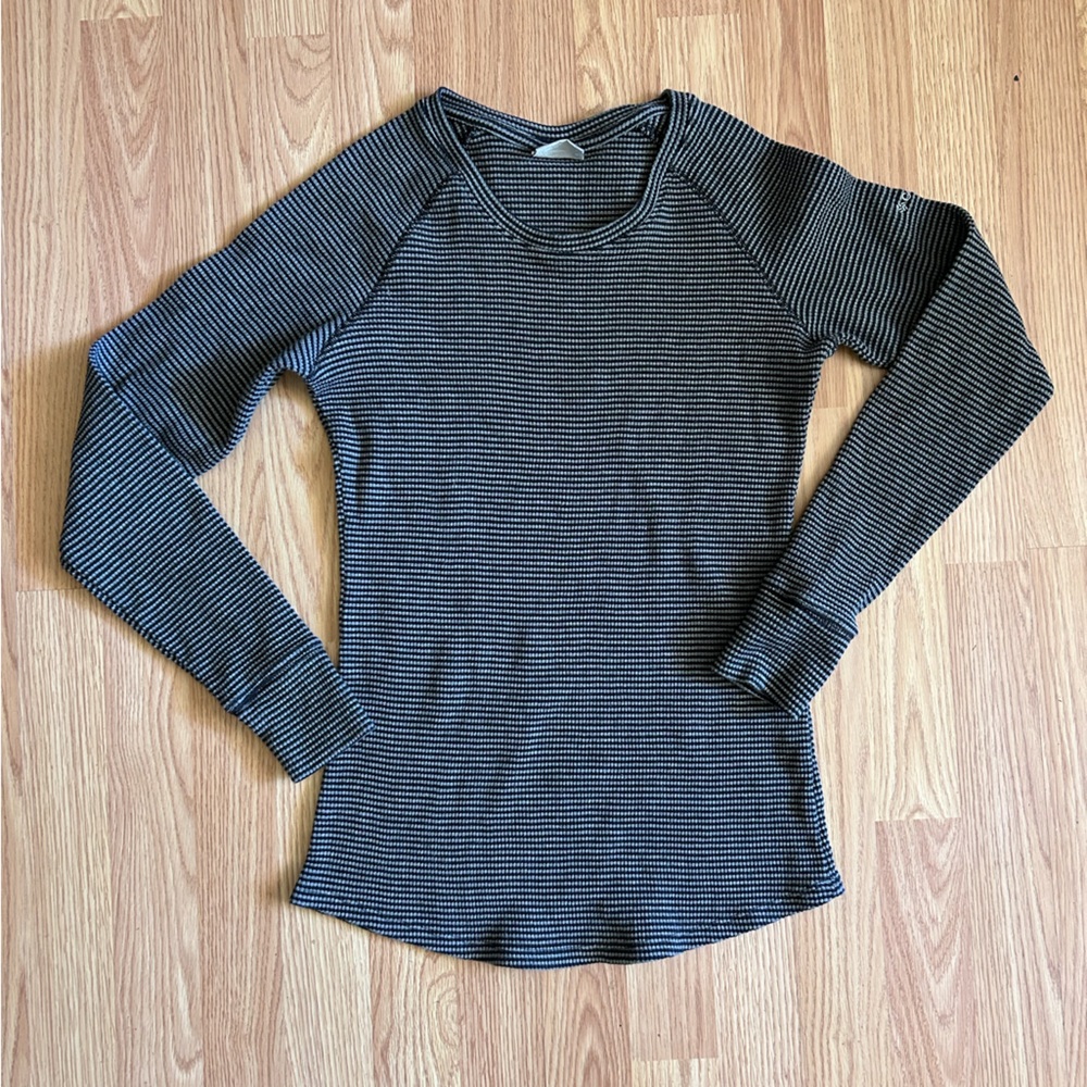 Columbia Women's Black and Gray Striped Long Sleeve Tee